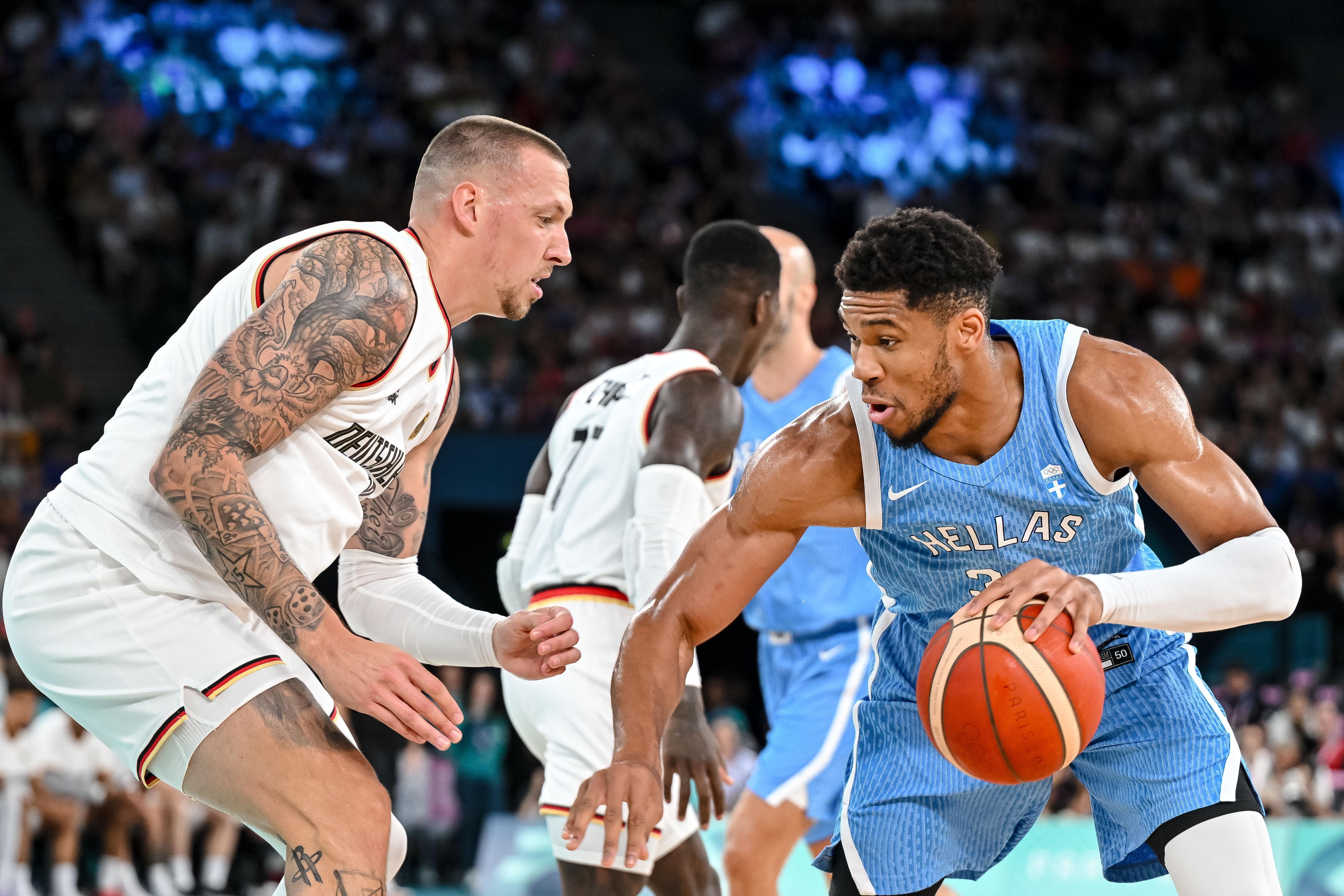 星空体育app-关于离谱！字母哥连续十二场比赛得分超过关键助攻广东宏远围绕荷甲强势反弹，赛前巴黎圣日耳曼备战葡超的信息-星空体育app